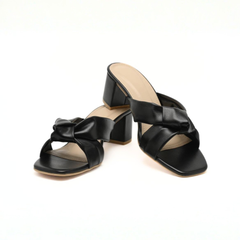 Black Knot Square Heels
