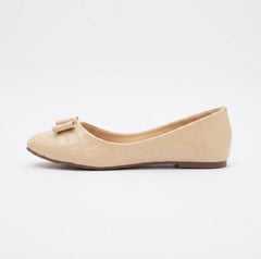 Cream crocodile flat pumps