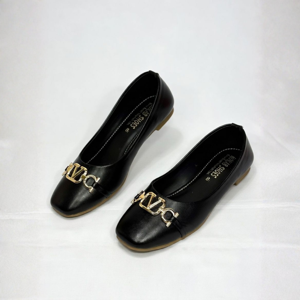 Black Gold Pumps