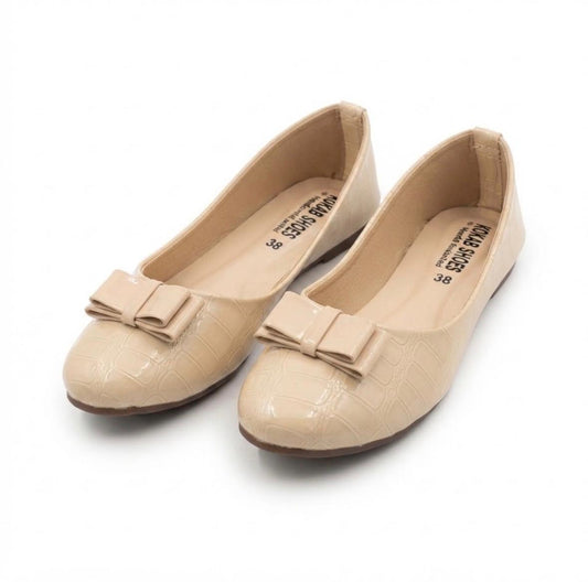 Cream crocodile flat pumps