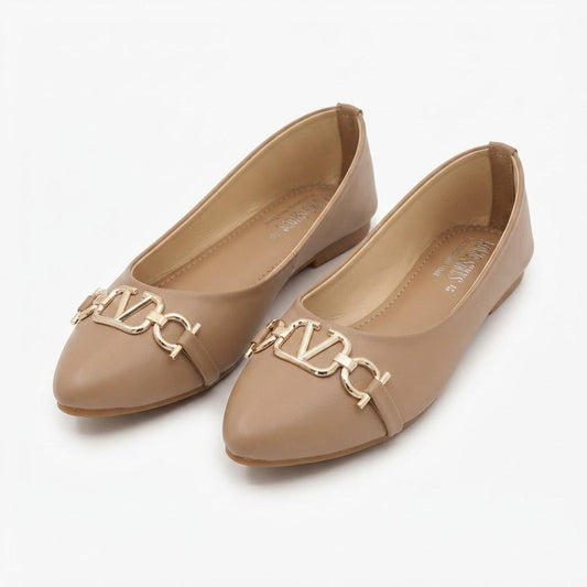 Chiku V buckle Pumps
